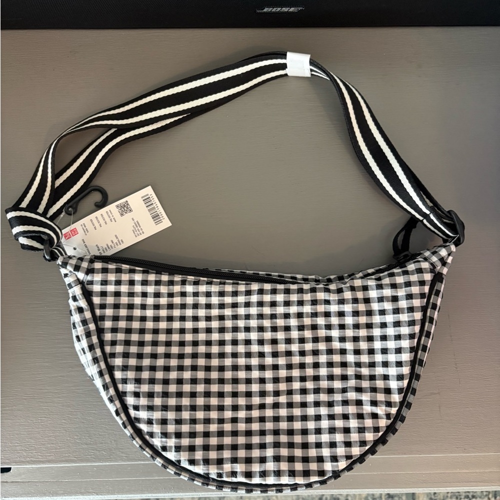 Cute gingham Uniqlo half moon shaped bag. Brand new